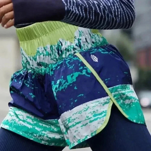 New Free People FP Movement The Way Home Printed Shorts - Mountain Print - Picture 1 of 6